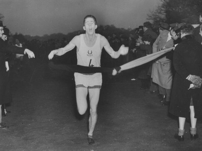 1949 varsityxc bannister wins 10dec49