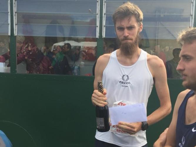 Aidan Smith winning Simonside Fell Race