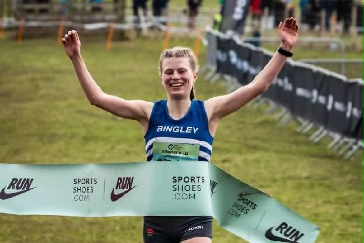 Rebecca Flaherty winning U20 National Cross Country